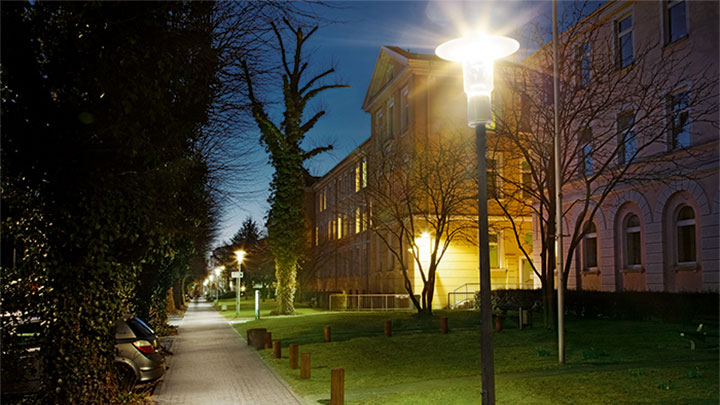 Philips Lighting illumina gli esterni della Clinica Asklepios St. George creando un'atmosfera sicura e valorizzata