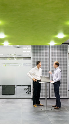 Zone d'incontro negli uffici di Audi, in Germania, illuminate con le soluzioni per uffici di Philips  