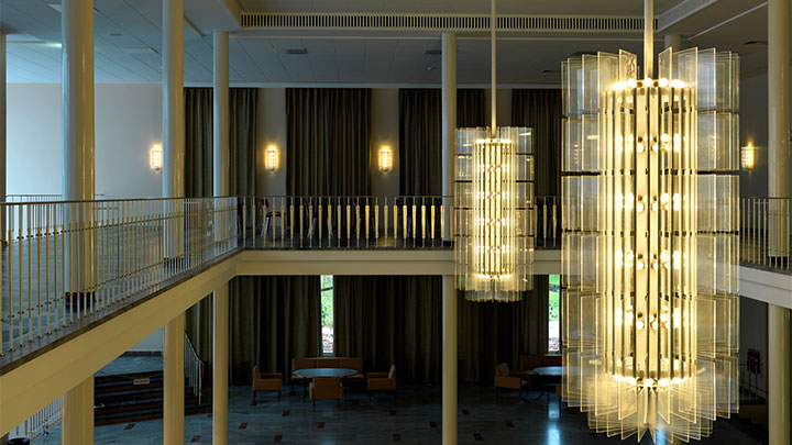 Atmosfera sontuosa grazie alle soluzioni di illuminazione per lampadari a bracci di Philips
