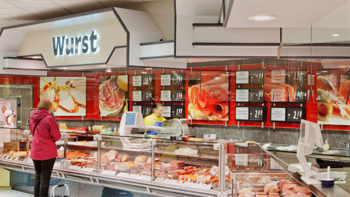 Il reparto della carne presso Edeka Glückstadt illuminato con soluzioni avanzate di Philips Lighting per migliorare la freschezza e l'attrattiva dei prodotti