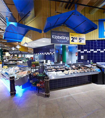 Philips Lighting illumina il pesce per metterne in risalto la freschezza nel Jumbo Foodmarkt, Paesi Bassi