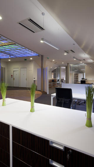 Lo showroom di Haworth illuminato con le soluzioni per uffici di Philips 
