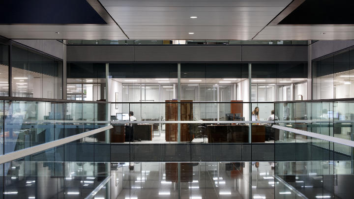 Vista esterna di Citi, a Londra, illuminata con le soluzioni per uffici di Philips