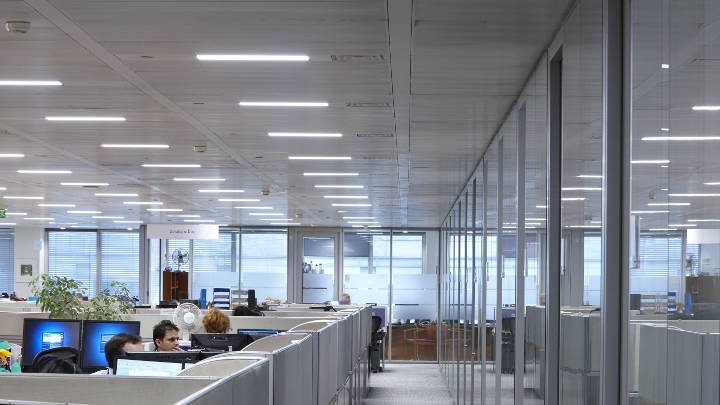 Illuminazione efficace degli uffici open-space con le soluzioni Philips