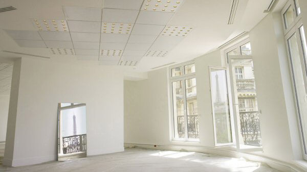 Benessere migliorato nell'ambiente di lavoro grazie all'illuminazione per uffici di Philips 