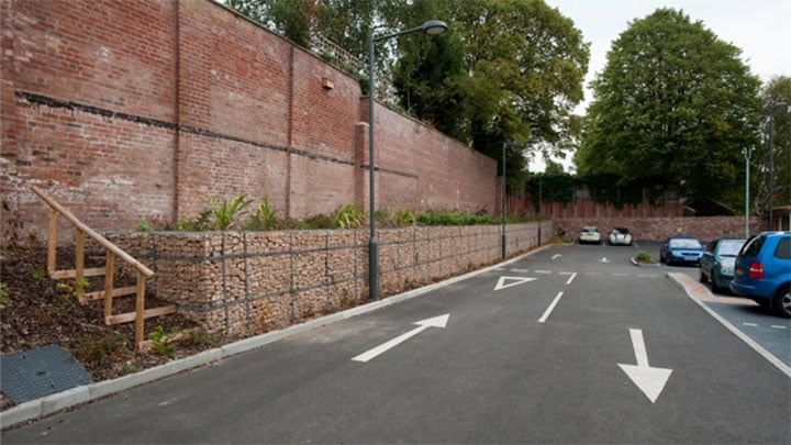 Illuminazione a efficienza energetica presso Marks&Spencer, Sheffield, con le soluzioni per parcheggi di Philips