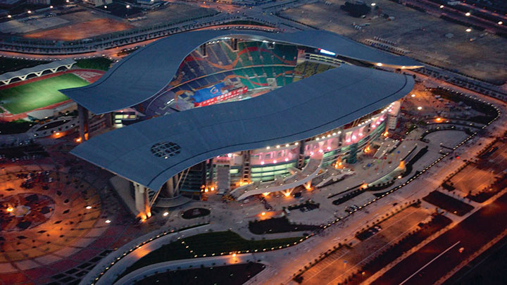 Lo stadio olimpico di Guangzhou illuminato con prodotti Philips Lighting