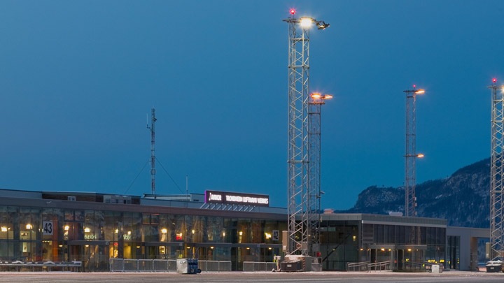 Sezione lato volo del terminal con illuminazione a LED per la sicurezza