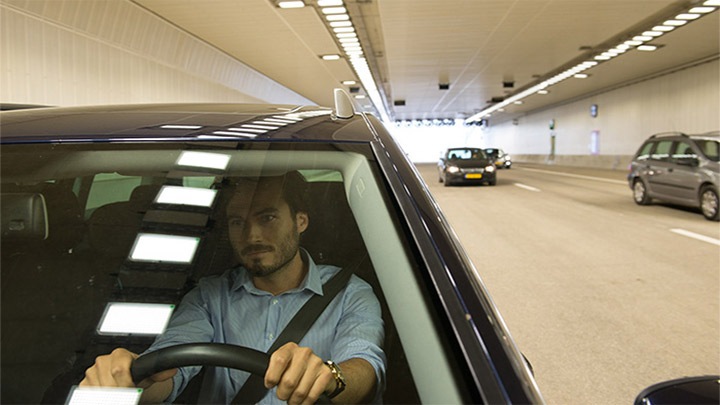 Tunnel sicuro e ben illuminato