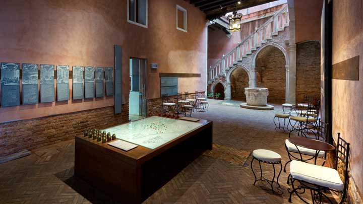 Museo Goldoni Venezia LED
