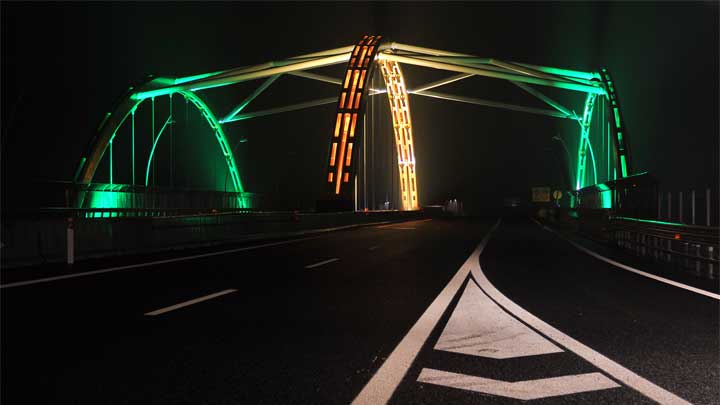 Illuminazione ponte autostrade