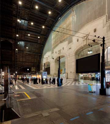 Illuminazione LED stazione centrale milano