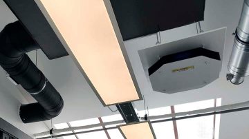 Philips UV-C disinfezione soffitto aria superiore montato in t' Klaslokaal
